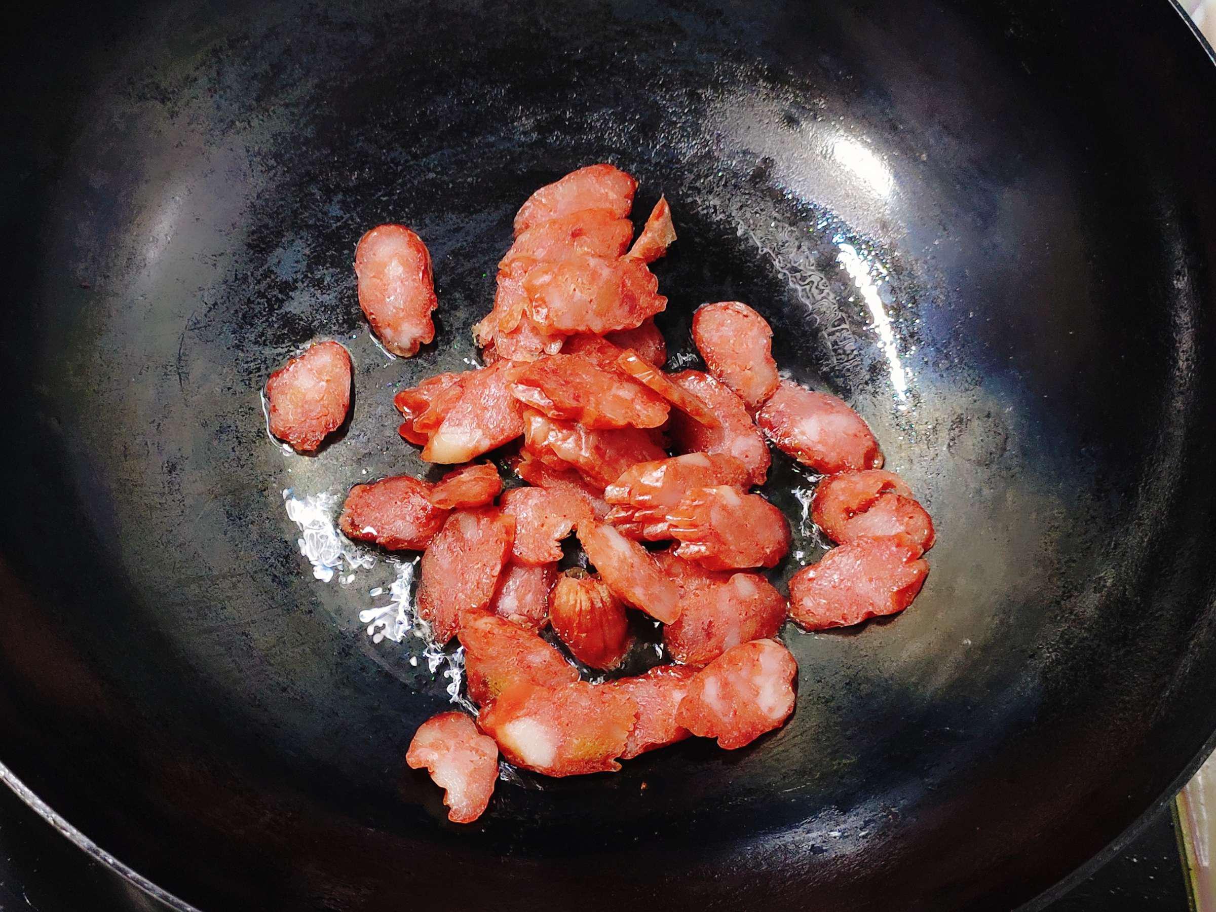 清淡不油膩的臘腸炒荷蘭豆的做法-咸鮮味炒菜譜-易網健康養生網 清淡不油膩的臘腸炒荷蘭豆的做法-咸鮮味炒菜譜