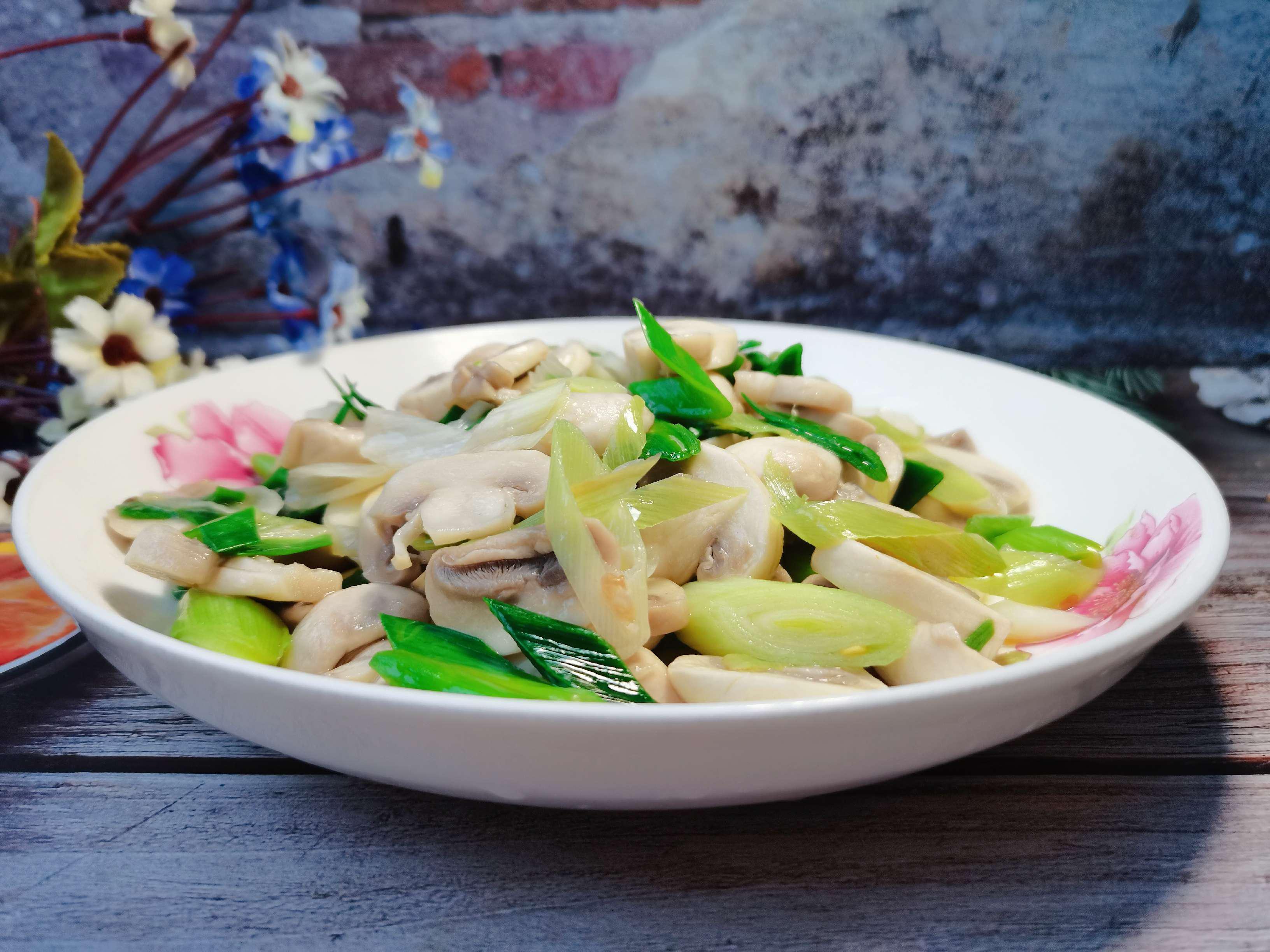 蔥香口蘑的做法-家常味炒菜譜