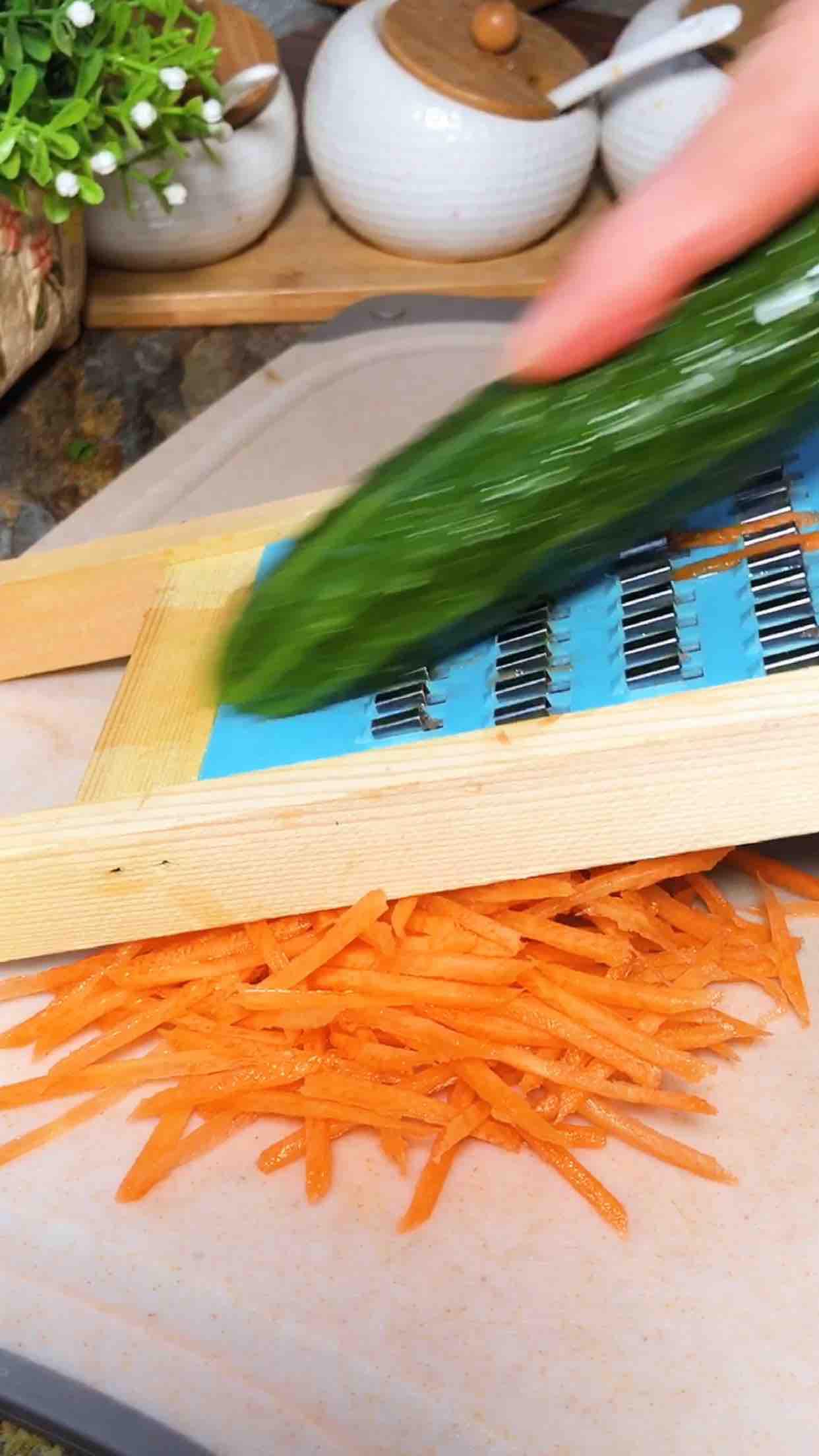 麻醬面皮的做法-酸辣味拌菜譜