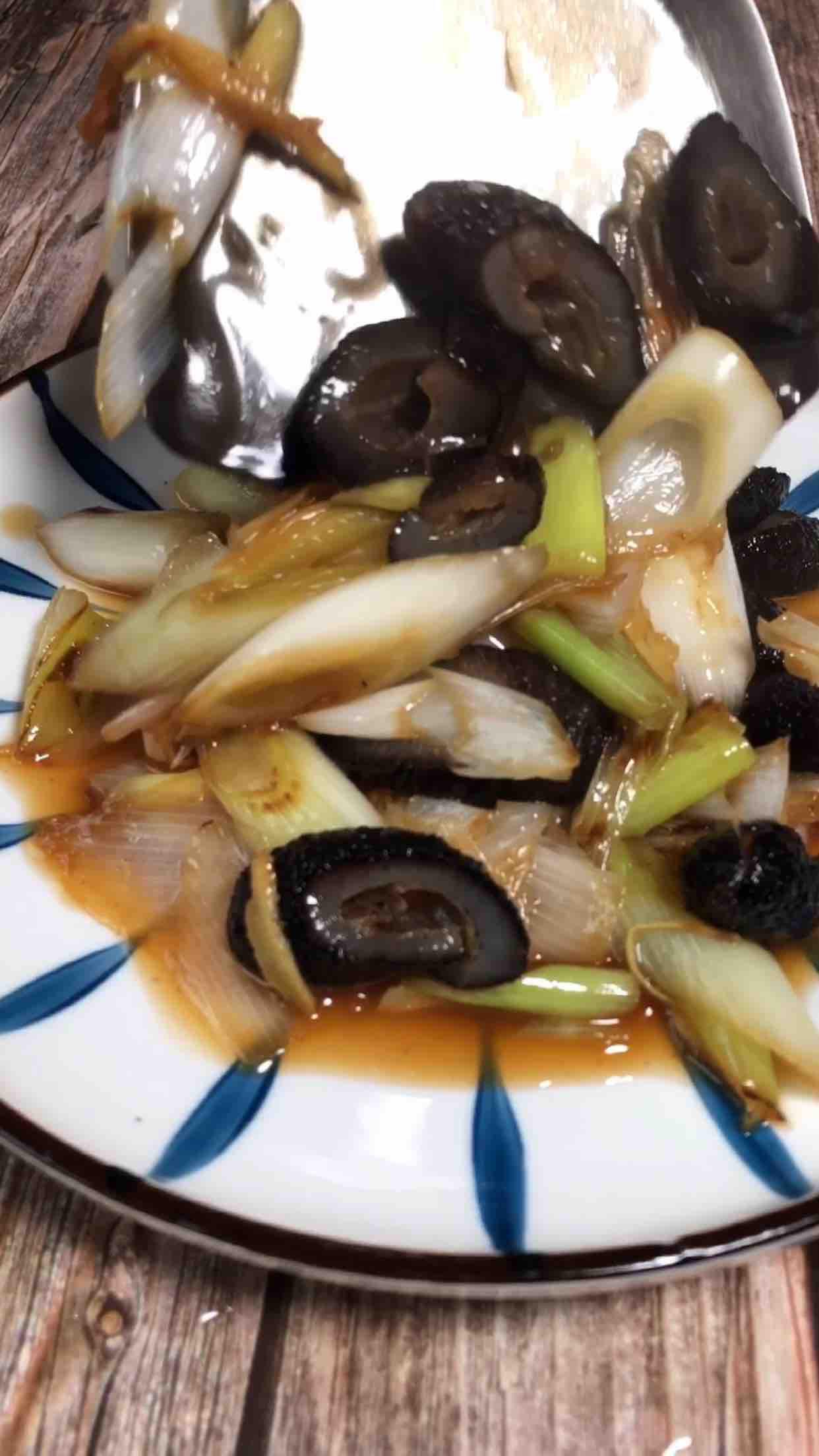 蔥燒海參的做法-家常味燒菜譜