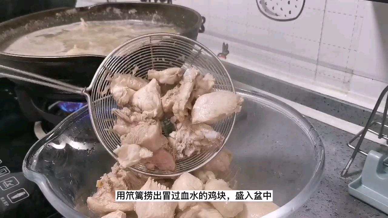 過年硬菜之一：芋頭大盤雞，保證一上桌就被搶光的做法-咸鮮味炒菜譜