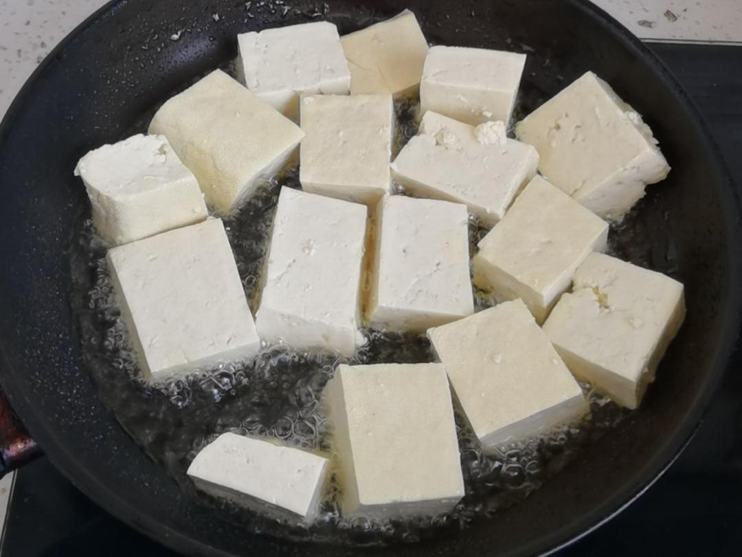 豆腐這樣做－懶人版茄汁豆腐，好吃到舔盤，開胃又下飯的做法-酸甜味炒菜譜