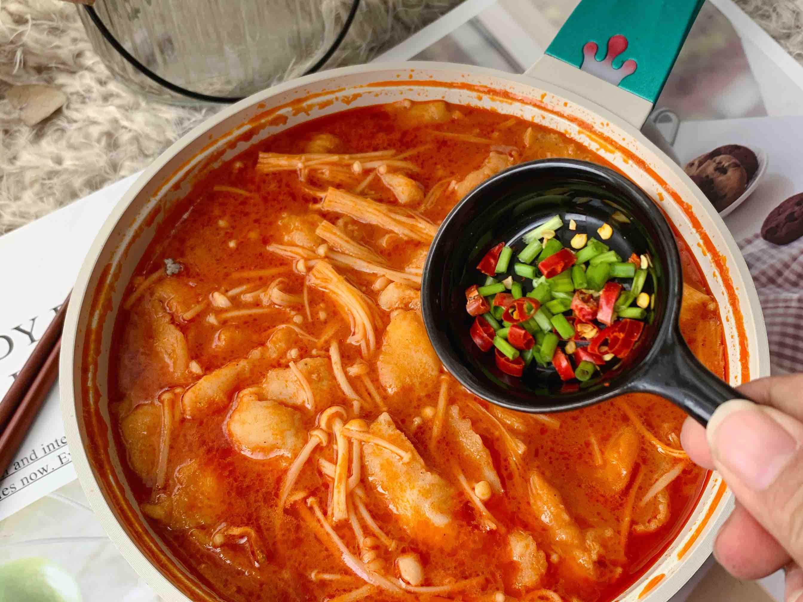 酸湯龍利魚(yú)的做法-酸辣味煮菜譜