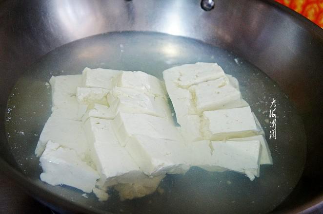 超簡單的麻辣豆腐用火鍋底料做，香辣爽口，無敵下飯菜的做法-麻辣味燉菜譜