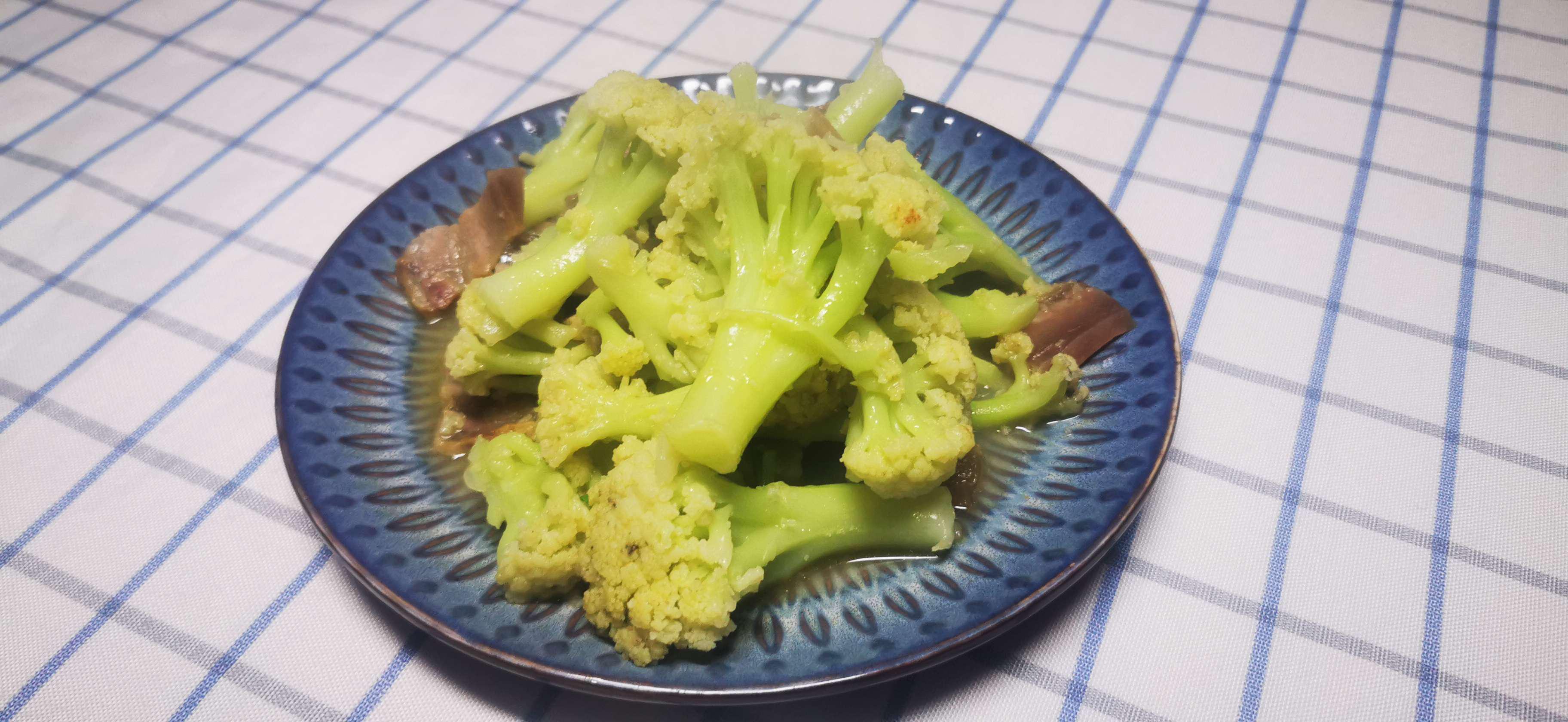 咸肉炒花菜的做法-咸鮮味燒菜譜