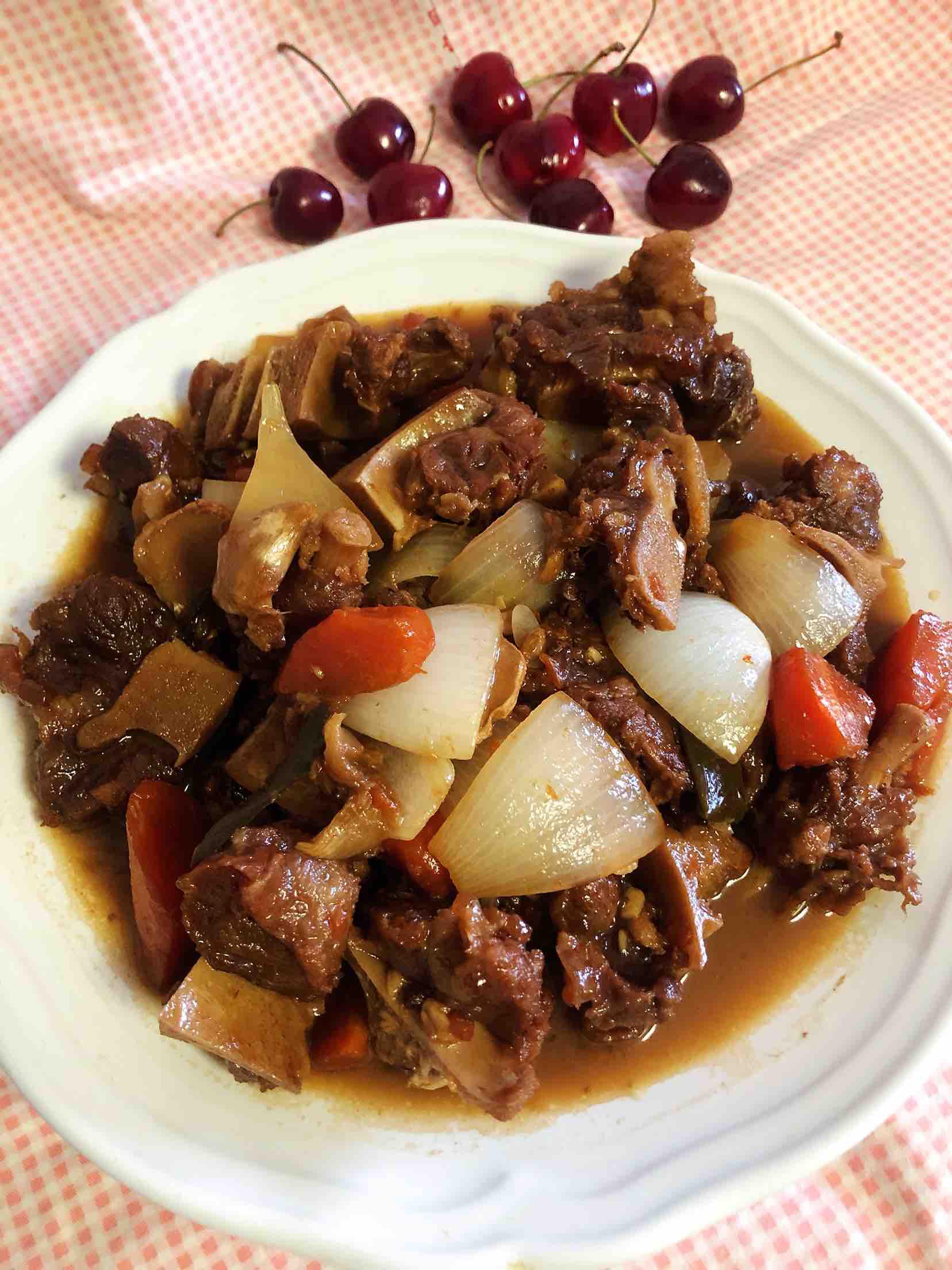 紅燒牛尾的做法-咸鮮味煮菜譜