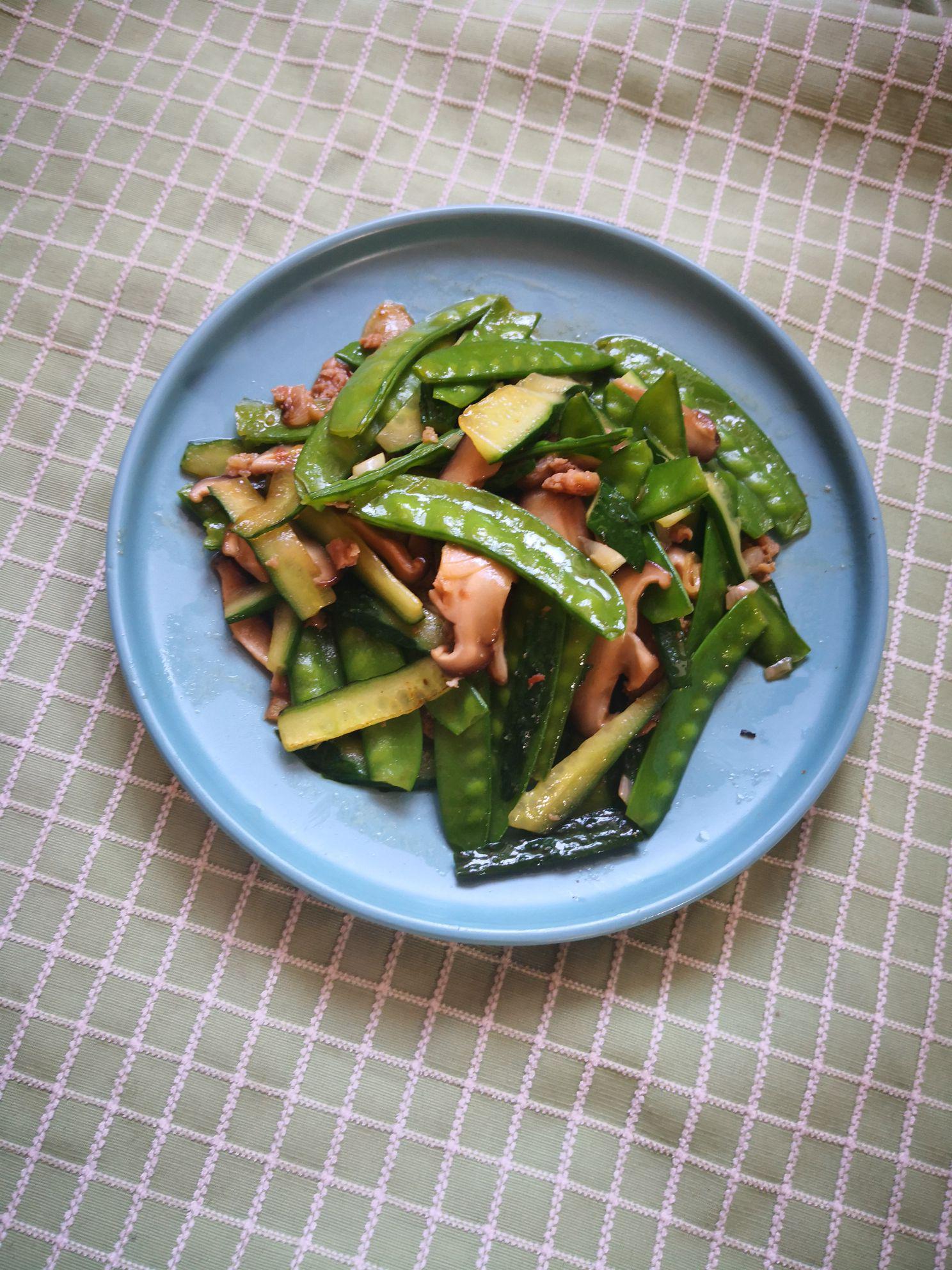 黃瓜片炒荷蘭豆的做法-家常味炒菜譜-易網健康養生網 黃瓜片炒荷蘭豆的做法-家常味炒菜譜