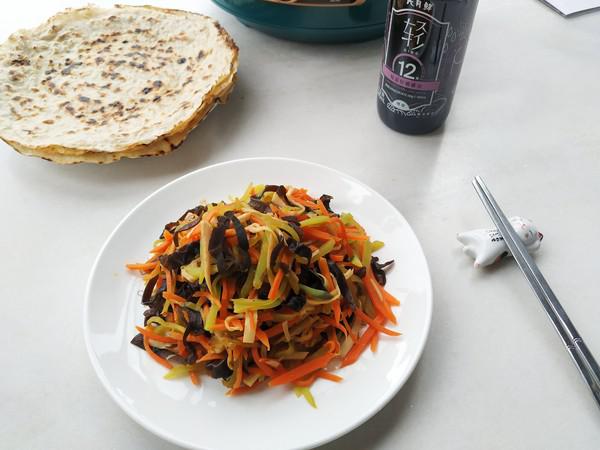 清炒春意繽紛彩蔬的做法-咸鮮味炒菜譜