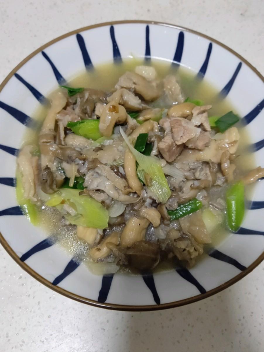 平菇炒肉的做法-咸鮮味炒菜譜