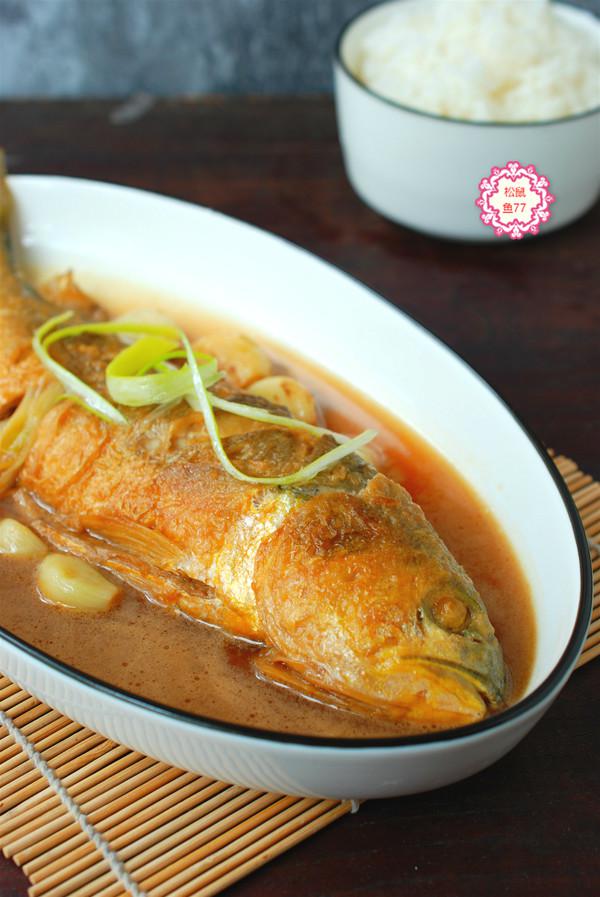 黃花魚這做法，不粘皮不粘鍋，香嫩入味好吃不怕胖的做法-蒜香味燉菜譜