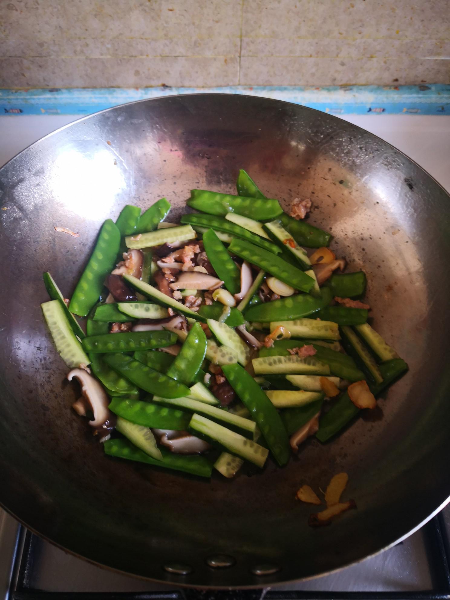 黃瓜片炒荷蘭豆的做法-家常味炒菜譜-易網健康養生網 黃瓜片炒荷蘭豆的做法-家常味炒菜譜