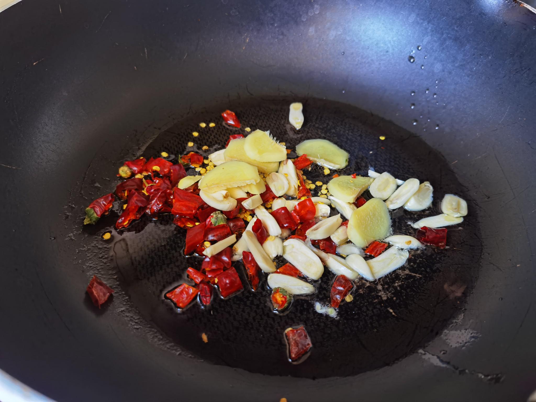 鮮香麻辣的香辣蛤蜊，趕緊來一份的做法-香辣味炒菜譜