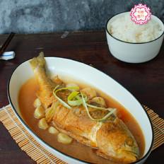 黃花魚這做法，不粘皮不粘鍋，香嫩入味好吃不怕胖的做法-蒜香味燉菜譜