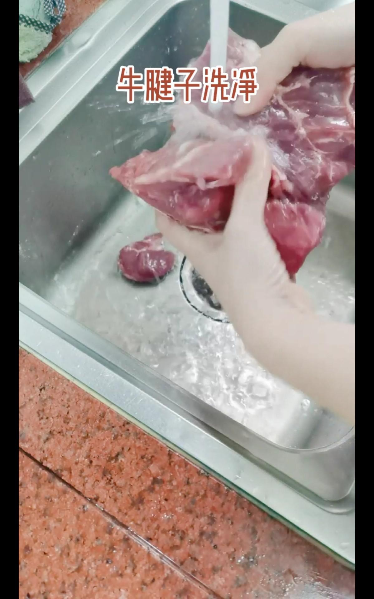 醬燜牛腱子的做法-咸鮮味燉菜譜