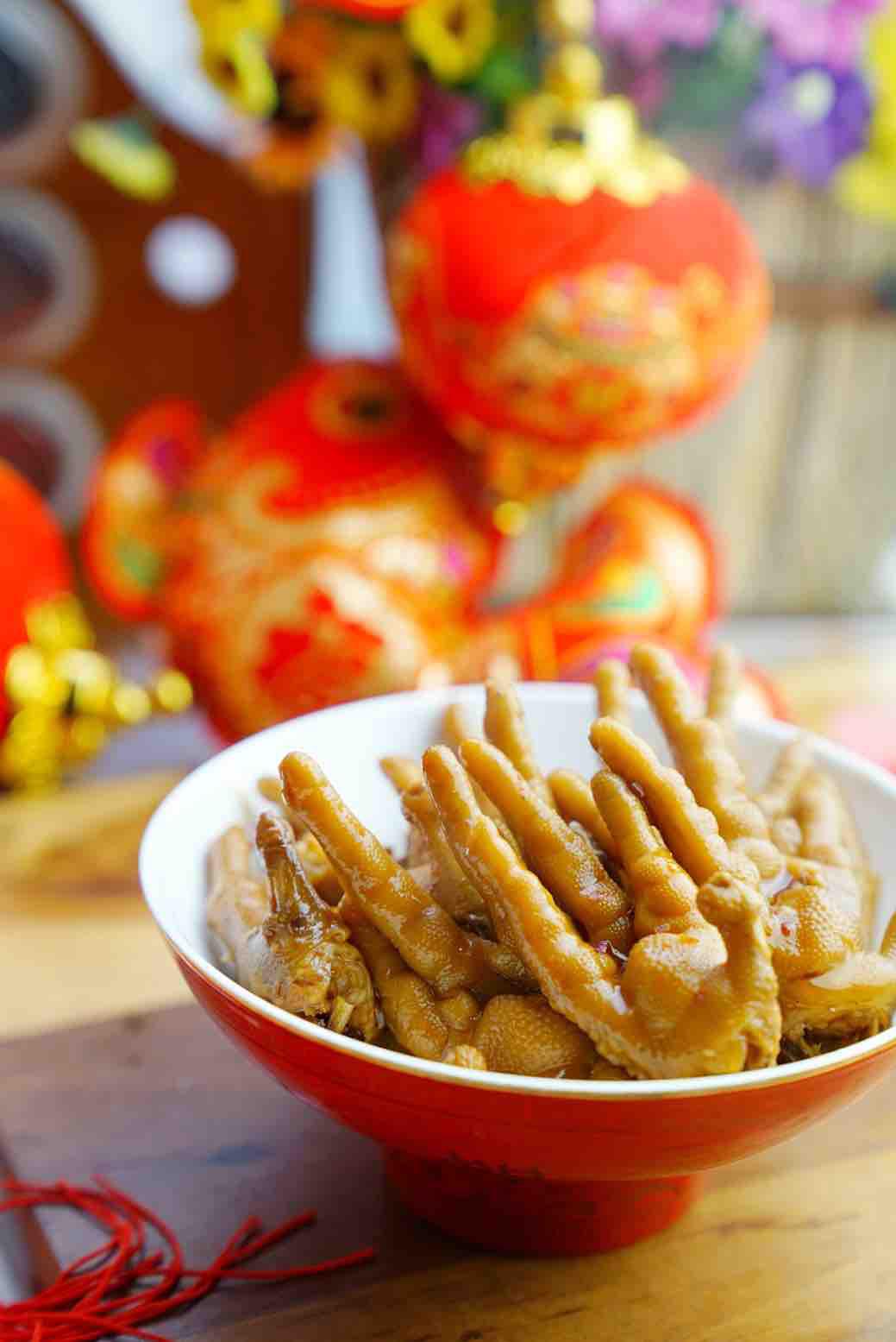 麻辣鹵雞爪，年菜里不可缺少的一道菜的做法-麻辣味鹵菜譜