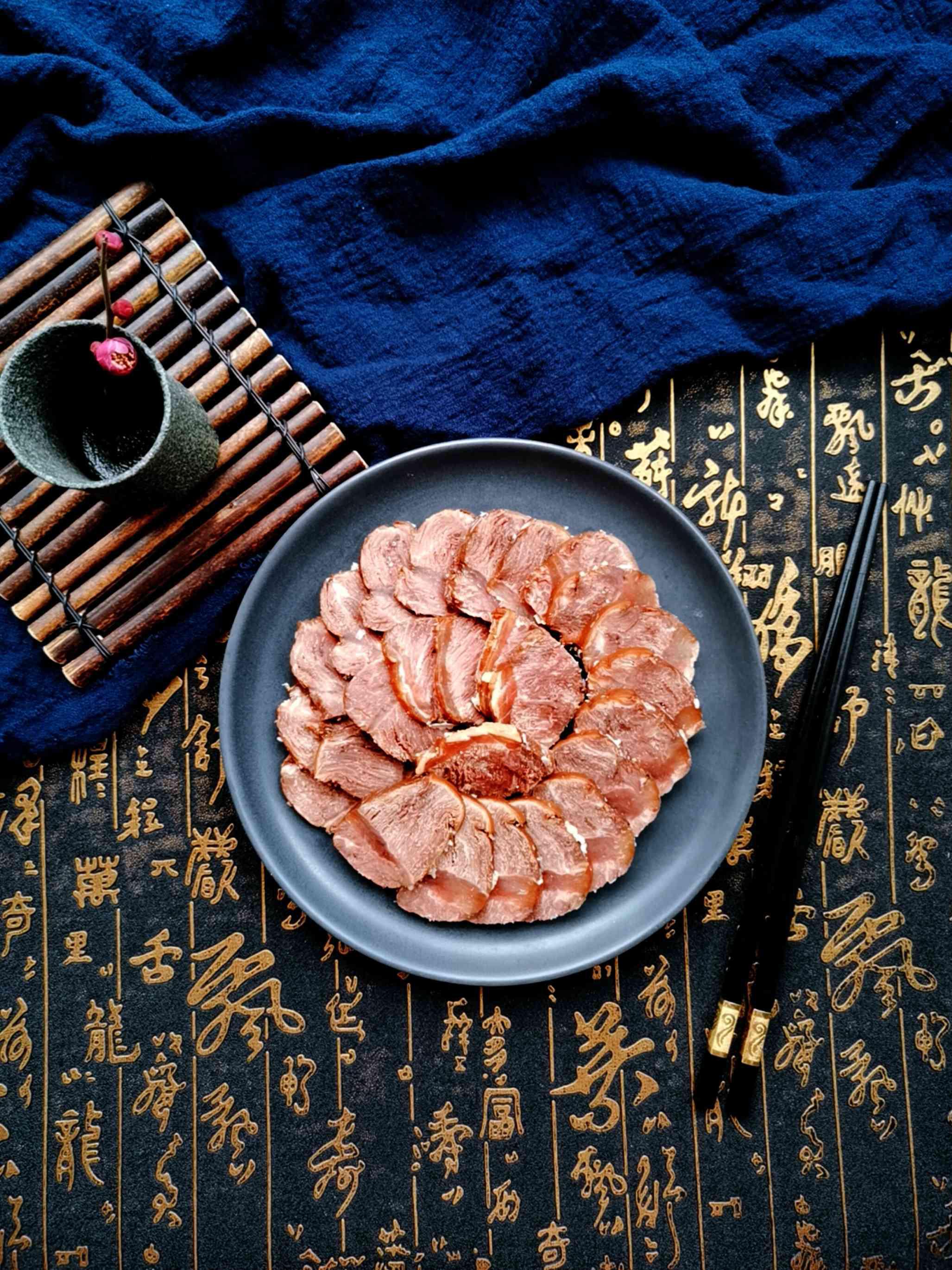 大口喝酒，大口吃肉，水滸醬牛肉客官嘗嘗看？的做法-咸鮮味醬菜譜