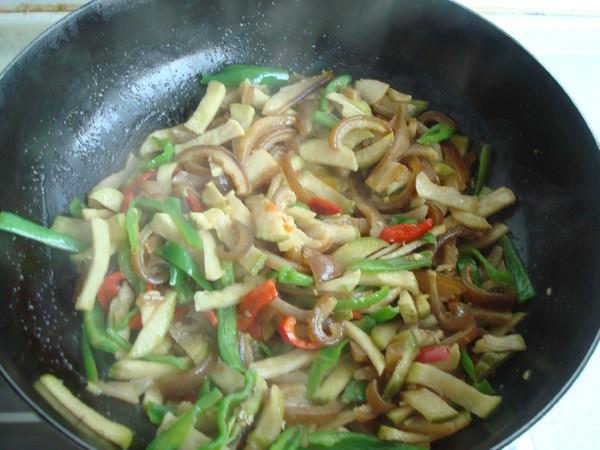 蘿卜干炒肉皮的做法-家常味炒菜譜