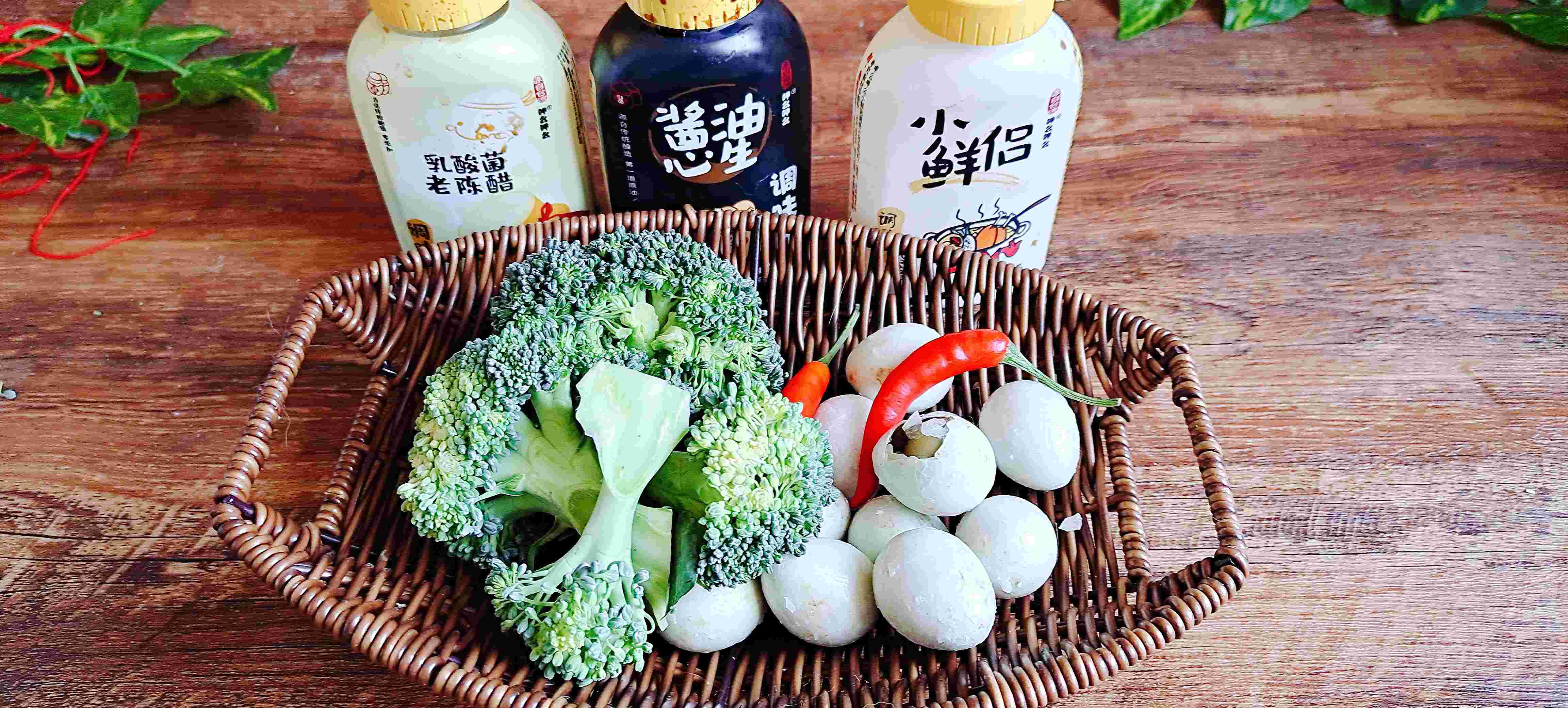 年夜餐桌一道爽口小拌菜…澆汁變蛋西藍花的做法-咸鮮味拌菜譜