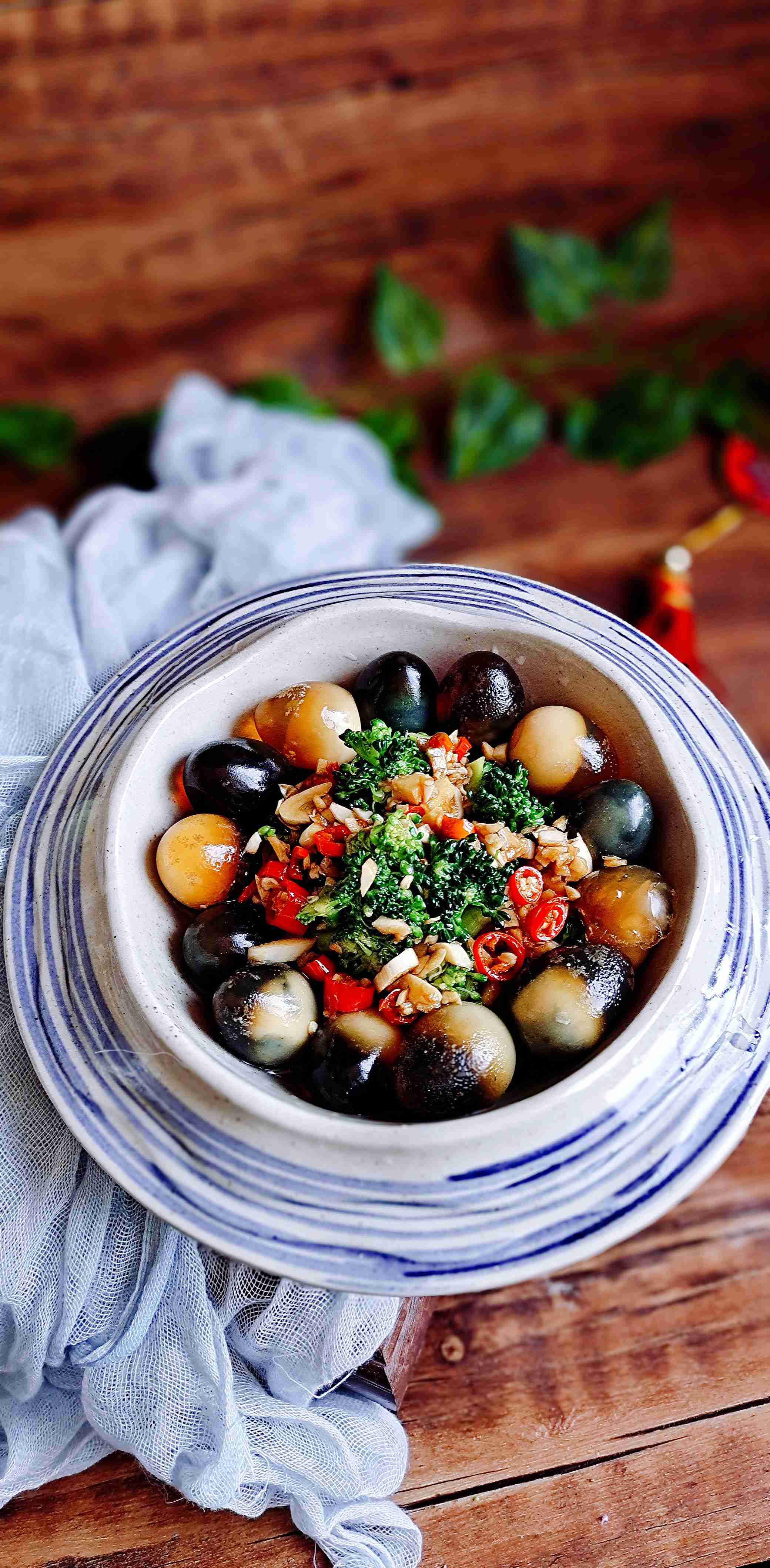 年夜餐桌一道爽口小拌菜…澆汁變蛋西藍花的做法-咸鮮味拌菜譜
