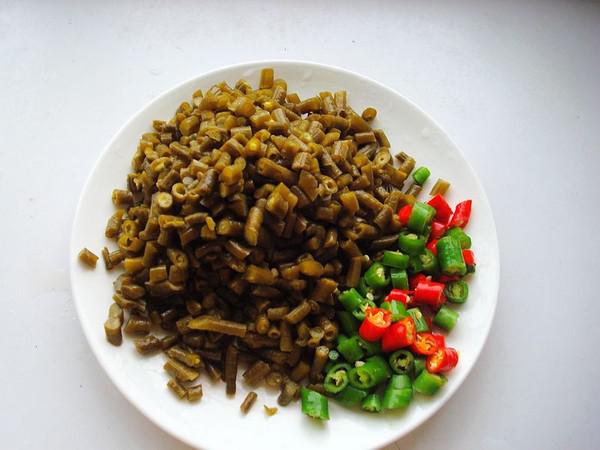 酸豆角炒臘腸的做法-酸辣味炒菜譜