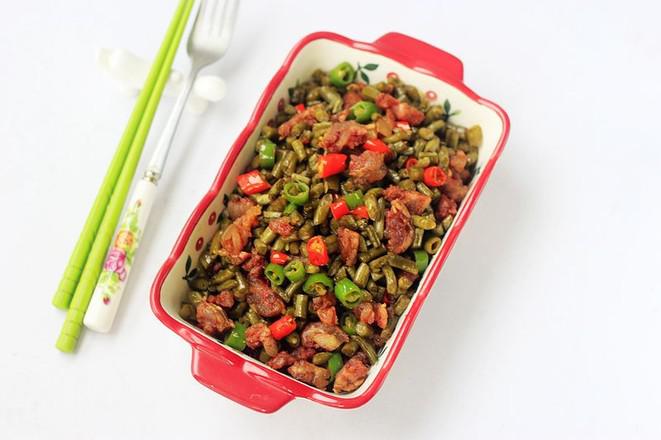 酸豆角炒臘腸的做法-酸辣味炒菜譜