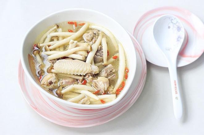 蟹味菇燉雞的做法-家常味燉菜譜