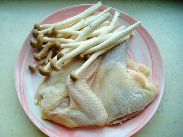 蟹味菇燉雞的做法-家常味燉菜譜