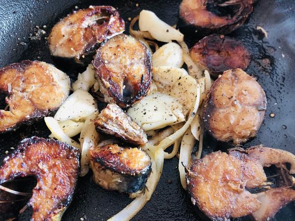 香煎鲅魚 │簡單美味 配米飯超級下飯的做法-咸鮮味煎菜譜-易網健康養生網 香煎鲅魚 │簡單美味 配米飯超級下飯的做法-咸鮮味煎菜譜