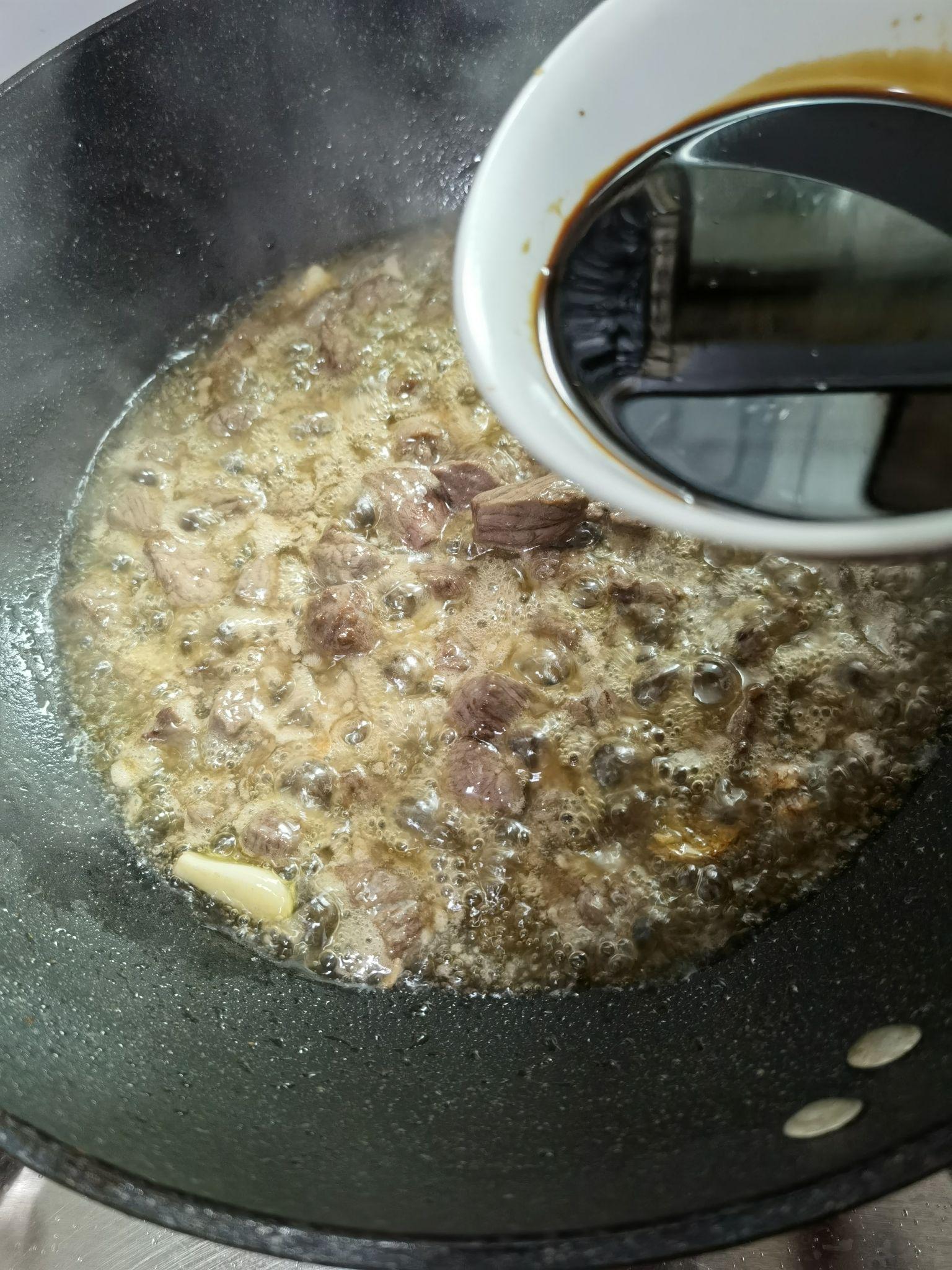 牛腩燉山藥的做法-咸鮮味燒菜譜-易網(wǎng)健康養(yǎng)生網(wǎng) 牛腩燉山藥的做法-咸鮮味燒菜譜