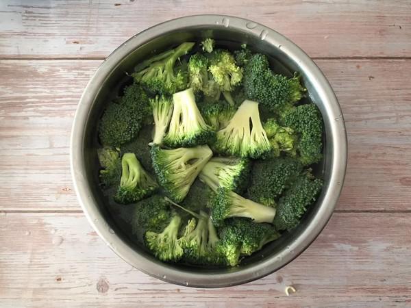 素炒西蘭花的做法-咸鮮味炒菜譜