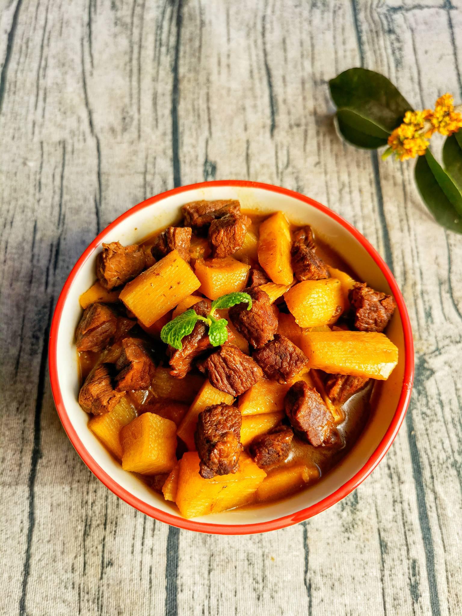 牛腩燉山藥的做法-咸鮮味燒菜譜-易網(wǎng)健康養(yǎng)生網(wǎng) 牛腩燉山藥的做法-咸鮮味燒菜譜