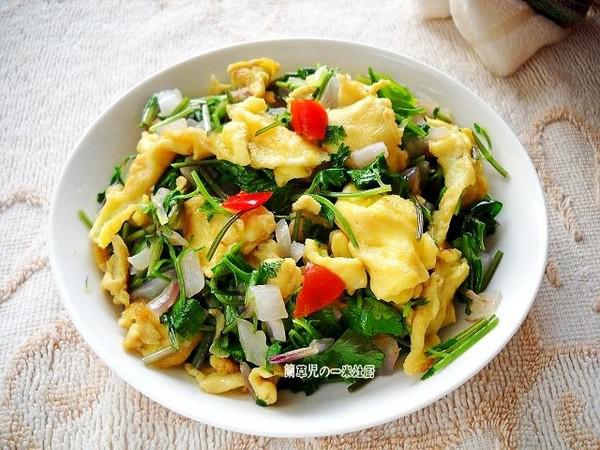 芫荽炒雞蛋的做法-家常味炒菜譜