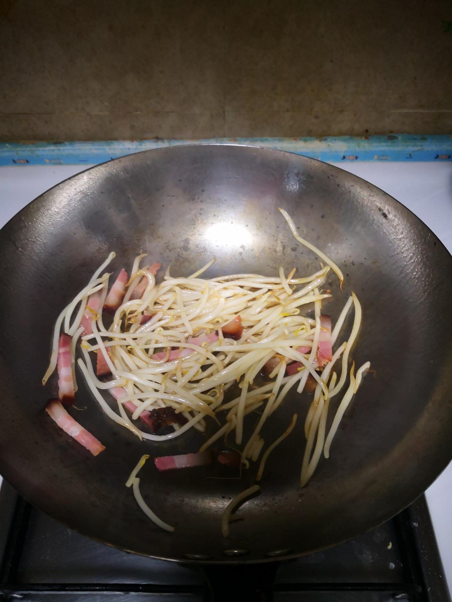 臘肉炒叉子的做法-家常味炒菜譜