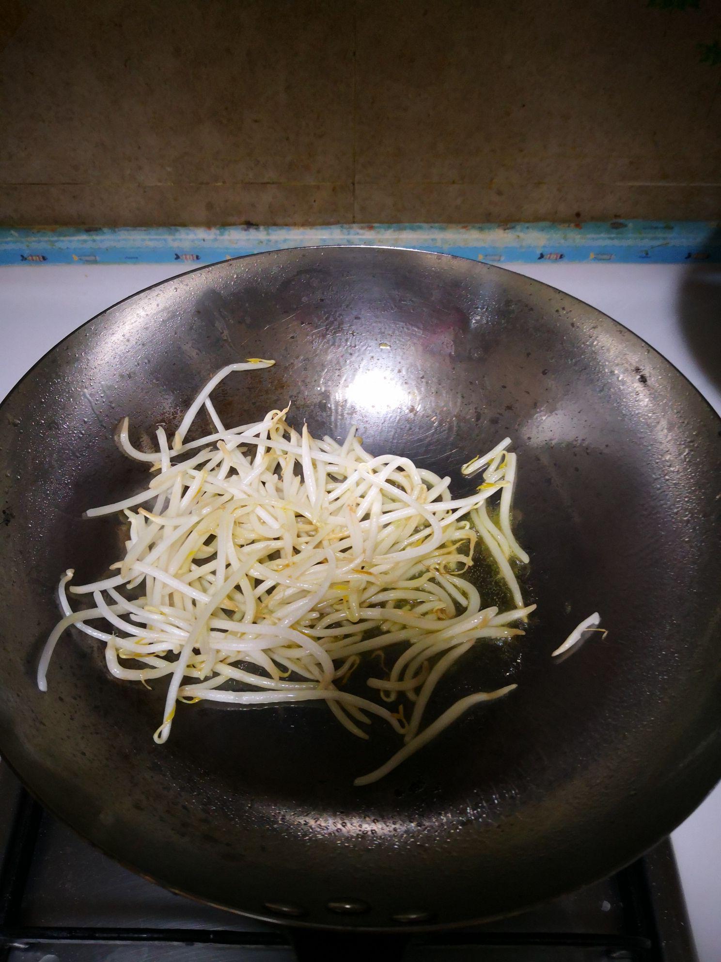 臘肉炒叉子的做法-家常味炒菜譜