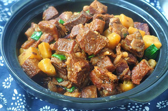 偷學酒店大廚的土豆燒牛腩，果然牛！3天做了2次，孩子還嫌不夠！的做法-咸鮮味燒菜譜