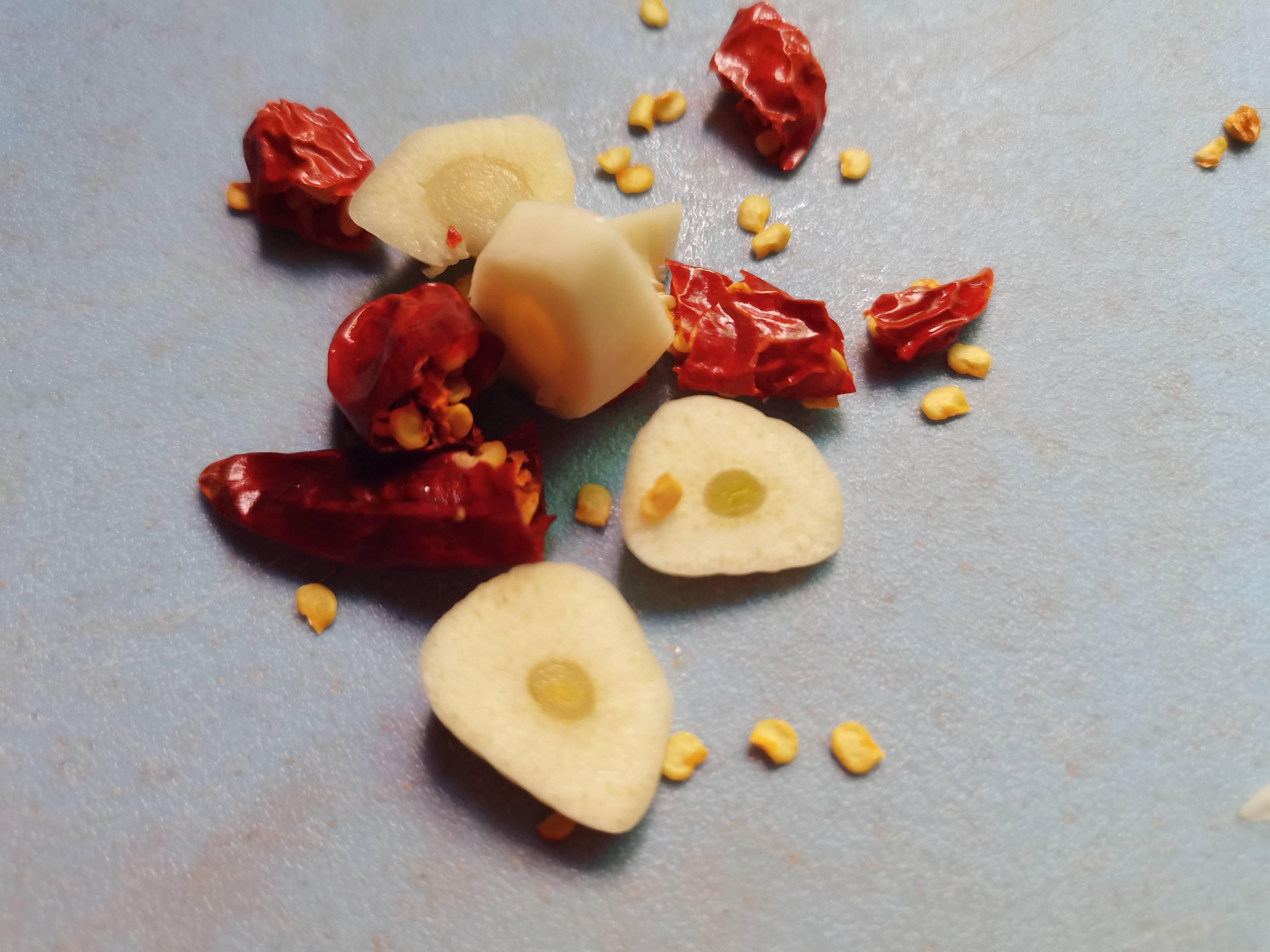 胡蘿卜炒杏鮑菇的做法-家常味炒菜譜-易網(wǎng)健康養(yǎng)生網(wǎng) 胡蘿卜炒杏鮑菇的做法-家常味炒菜譜