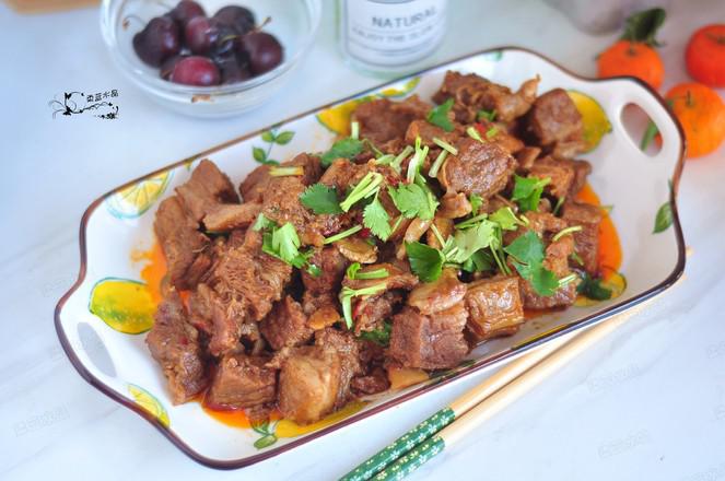 秘制蒜蓉牛腩的做法-蒜香味燉菜譜