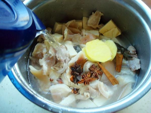 肉皮燒豆腐的做法-家常味燒菜譜