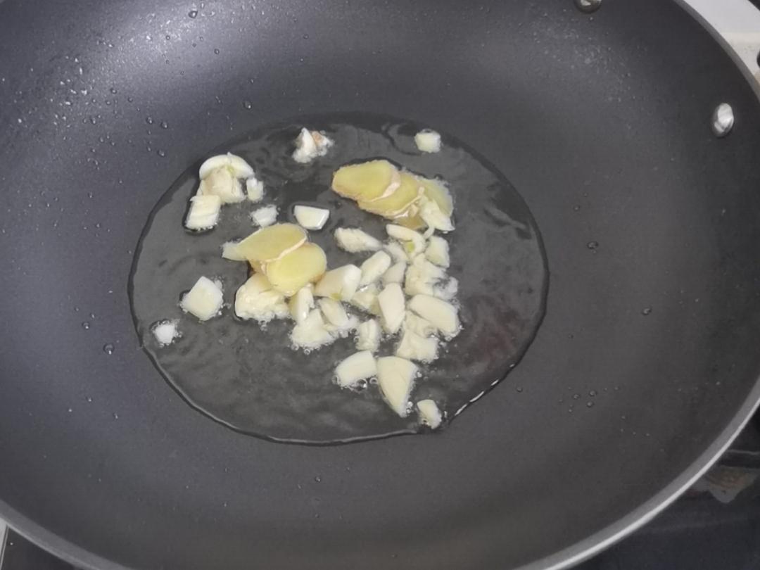 年夜飯素菜也出彩-素炒三色，生活多姿又多彩的做法-咸鮮味炒菜譜