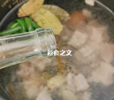 牛腩這樣燉，才是真正的清湯牛腩哦～的做法-咸鮮味燉菜譜