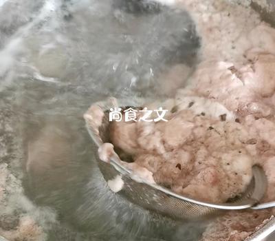 牛腩這樣燉，才是真正的清湯牛腩哦～的做法-咸鮮味燉菜譜