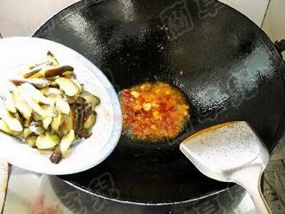 蒜香豆瓣茄子的做法-醬香味燒菜譜