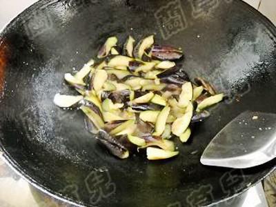 蒜香豆瓣茄子的做法-醬香味燒菜譜