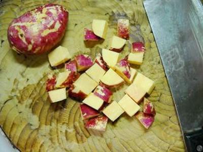 紅薯粉蒸腐乳肉的做法-醬香味蒸菜譜