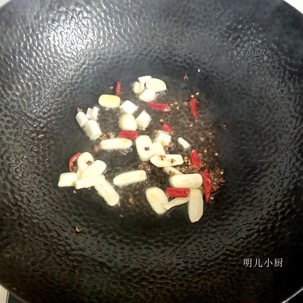 家常炒羊血的做法-家常味炒菜譜-易網(wǎng)健康養(yǎng)生網(wǎng) 家常炒羊血的做法-家常味炒菜譜