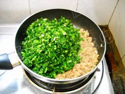 剁椒肉末雪菜的做法-家常味炒菜譜