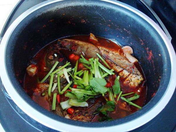 電飯煲燉魚頭的做法-麻辣味燉菜譜-易網(wǎng)健康養(yǎng)生網(wǎng) 電飯煲燉魚頭的做法-麻辣味燉菜譜