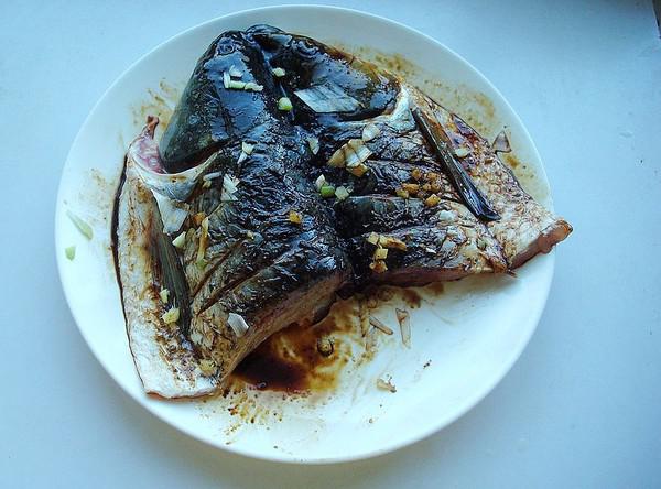 電飯煲燉魚頭的做法-麻辣味燉菜譜-易網(wǎng)健康養(yǎng)生網(wǎng) 電飯煲燉魚頭的做法-麻辣味燉菜譜