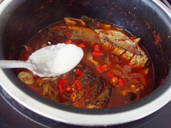 電飯煲燉魚頭的做法-麻辣味燉菜譜-易網(wǎng)健康養(yǎng)生網(wǎng) 電飯煲燉魚頭的做法-麻辣味燉菜譜