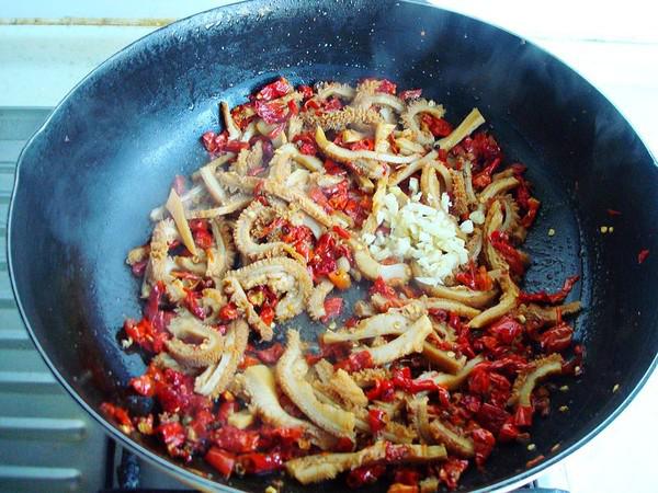 辣皮子滾牛肚的做法-香辣味炒菜譜